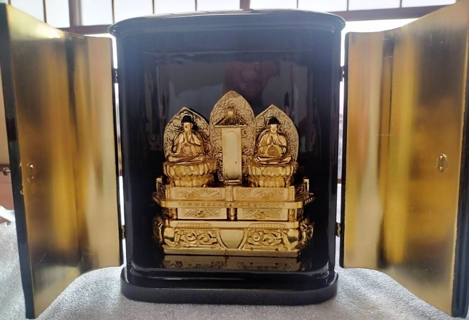 厨子三宝尊塗り替え